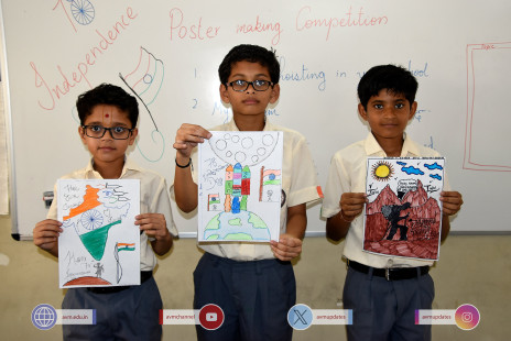 265---Std-1-to-6-Enjoying-Art-Workshop-on-78th-Independence-Day-