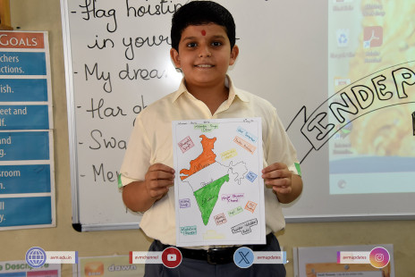263---Std-1-to-6-Enjoying-Art-Workshop-on-78th-Independence-Day-
