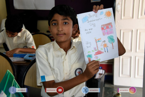 256---Std-1-to-6-Enjoying-Art-Workshop-on-78th-Independence-Day-