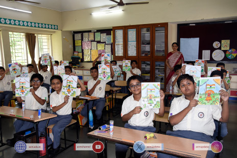 251---Std-1-to-6-Enjoying-Art-Workshop-on-78th-Independence-Day-