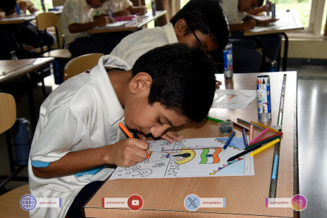 201---Std-1-to-6-Enjoying-Art-Workshop-on-78th-Independence-Day-