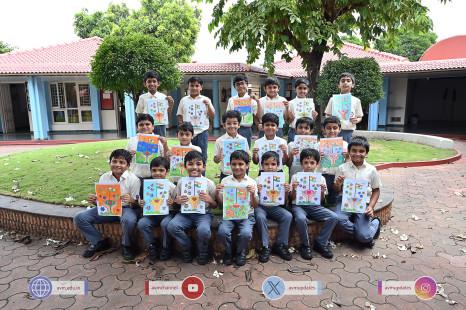 188---Std-1-to-6-Enjoying-Art-Workshop-on-78th-Independence-Day-
