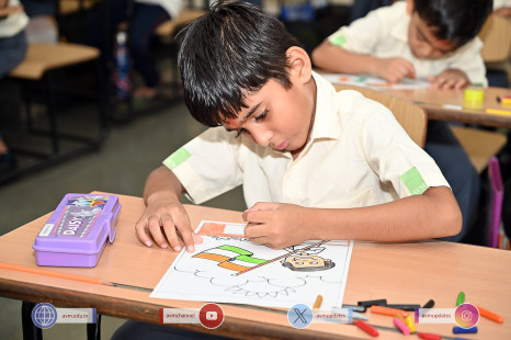 118---Std-1-to-6-Enjoying-Art-Workshop-on-78th-Independence-Day-