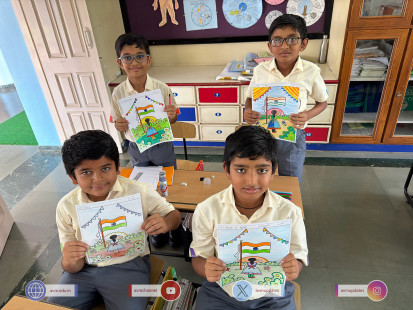101---Std-1-to-6-Enjoying-Art-Workshop-on-78th-Independence-Day-