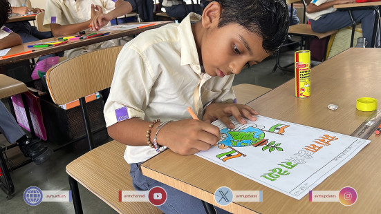 50---Std-1-to-6-Enjoying-Art-Workshop-on-78th-Independence-Day-