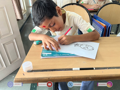 33---Std-1-to-6-Enjoying-Art-Workshop-on-78th-Independence-Day-