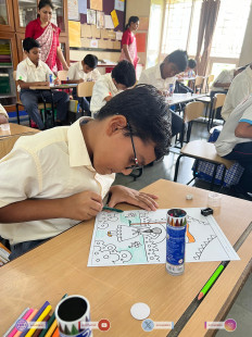 4---Std-1-to-6-Enjoying-Art-Workshop-on-78th-Independence-Day-