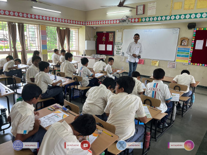 1---Std-1-to-6-Enjoying-Art-Workshop-on-78th-Independence-Day-